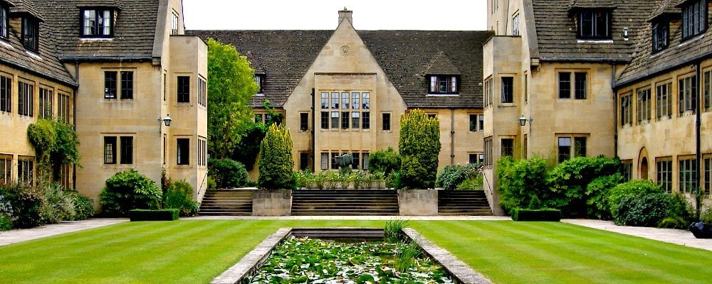 Nuffield_College_lower_quadrangle